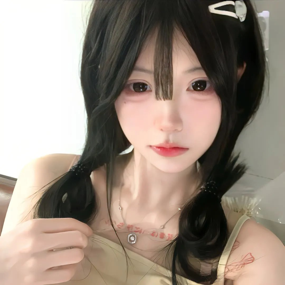 网红圈又出大瓜：旧照被扒，服务器被挤瘫痪，凌晨